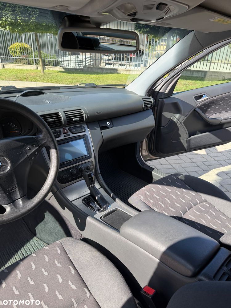 Mercedes-Benz Klasa C 200 Kompressor Automatik - 12