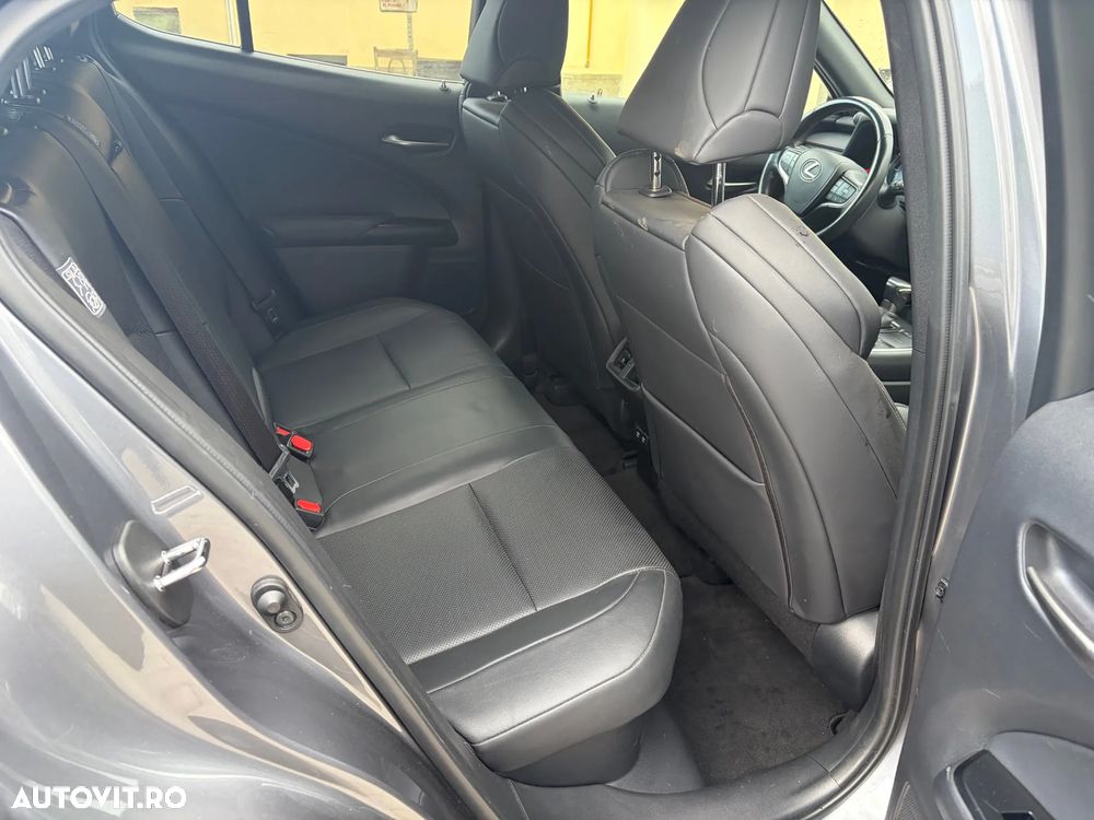 Lexus UX 250h (E-FOUR) F SPORT - 27