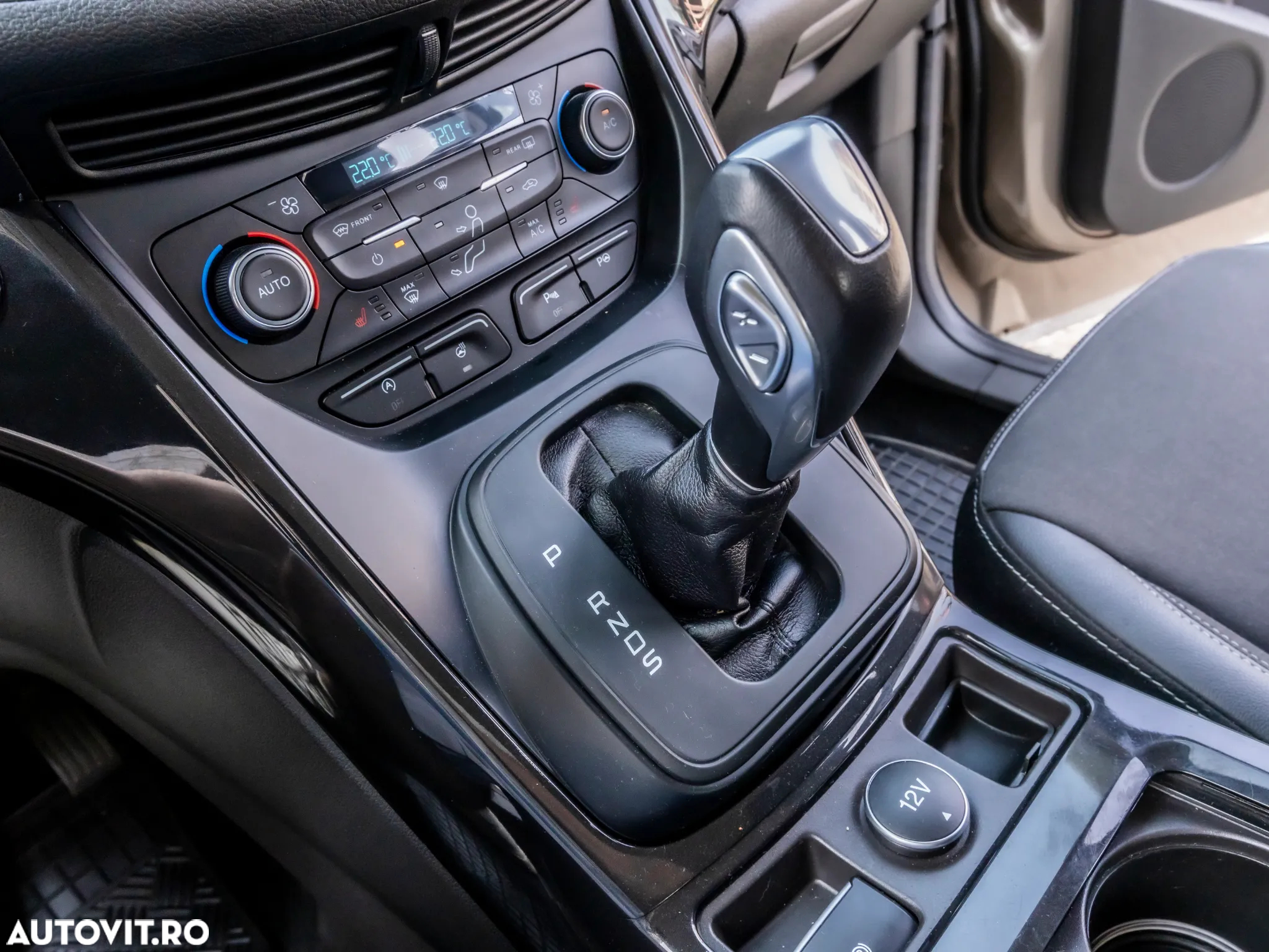 Ford Kuga 1.5 EcoBoost 2x4 Aut. Trend - 22