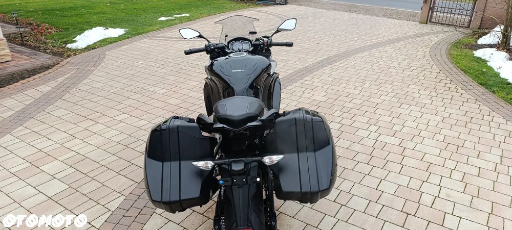 Kawasaki Ninja 1000 SX - 8