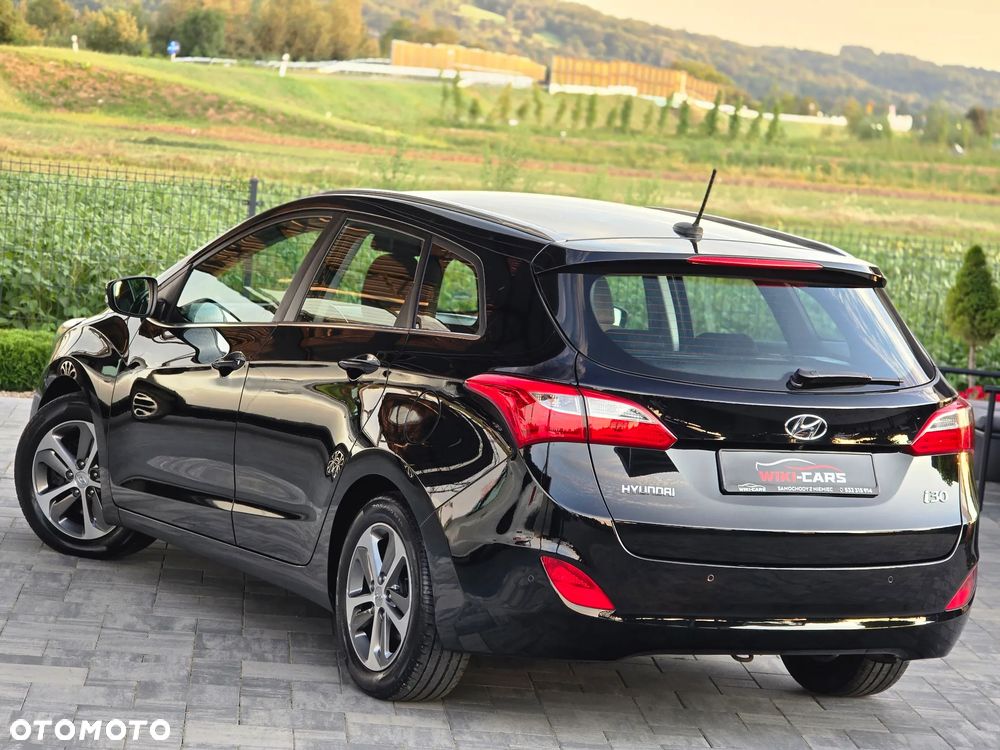 Hyundai i30 Kombi 1.6 GDi DCT Premium - 13