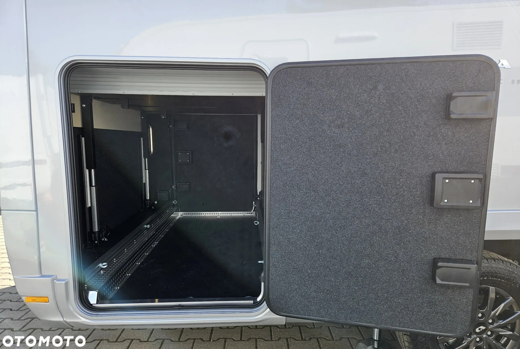 Adria Supersonic 890 LC - 9