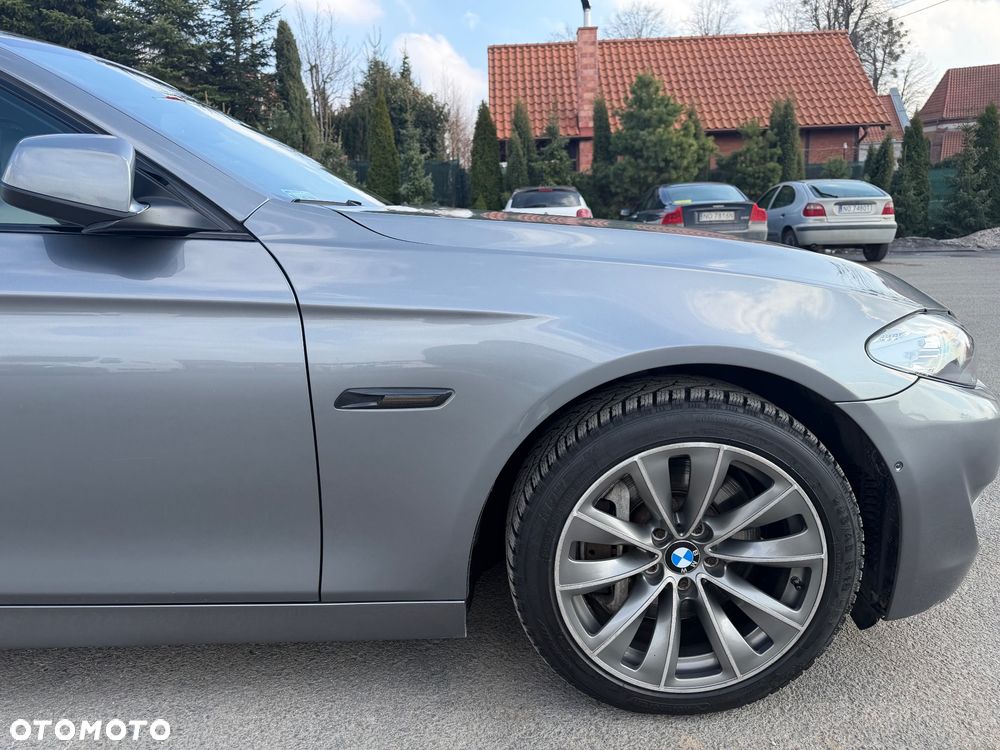 BMW Seria 5 525d xDrive Sport-Aut - 23