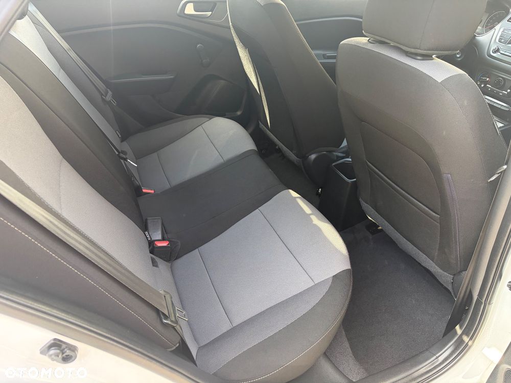 Hyundai i20 - 13