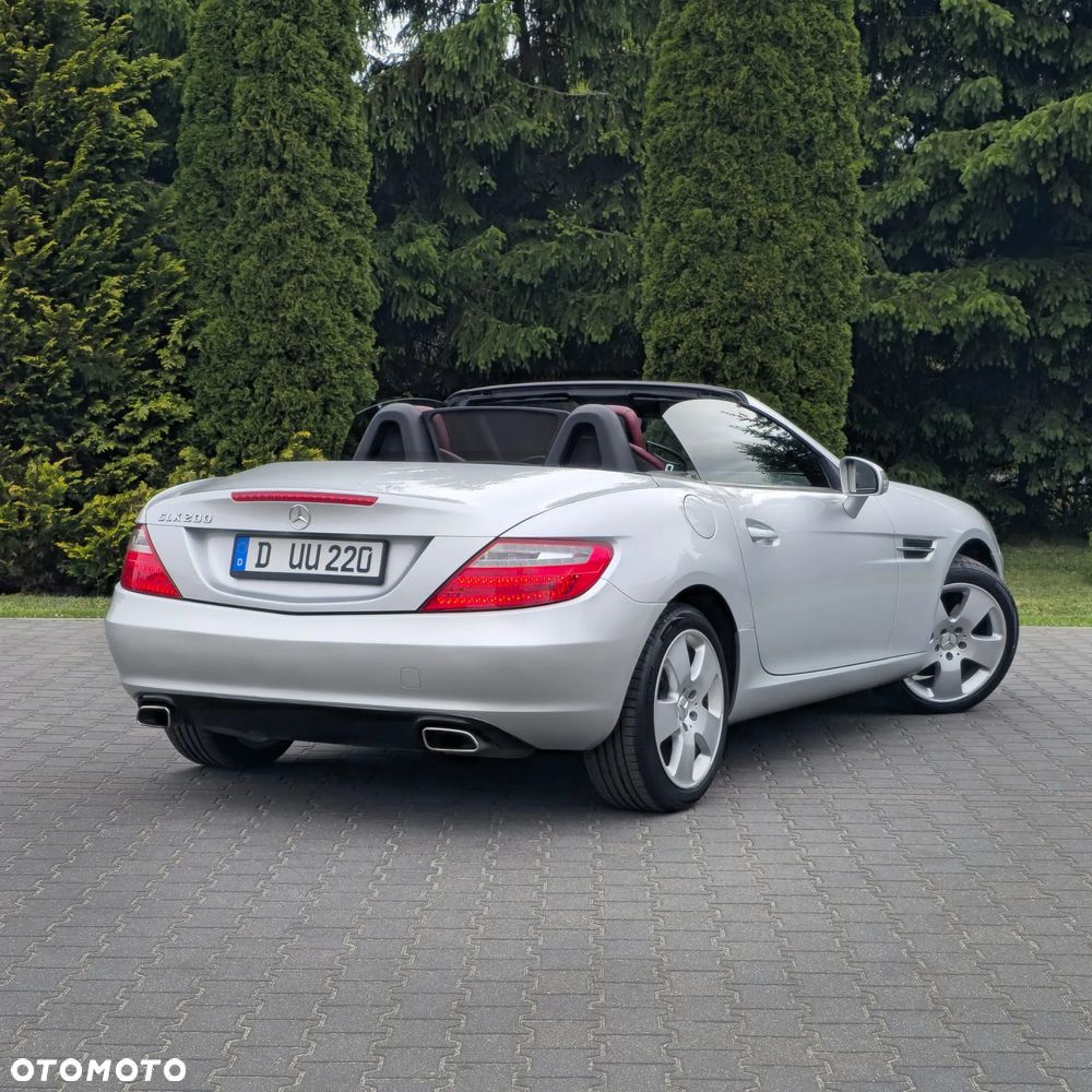 Mercedes-Benz SLK 200 (BlueEFFICIENCY) 7G-TRONIC - 11