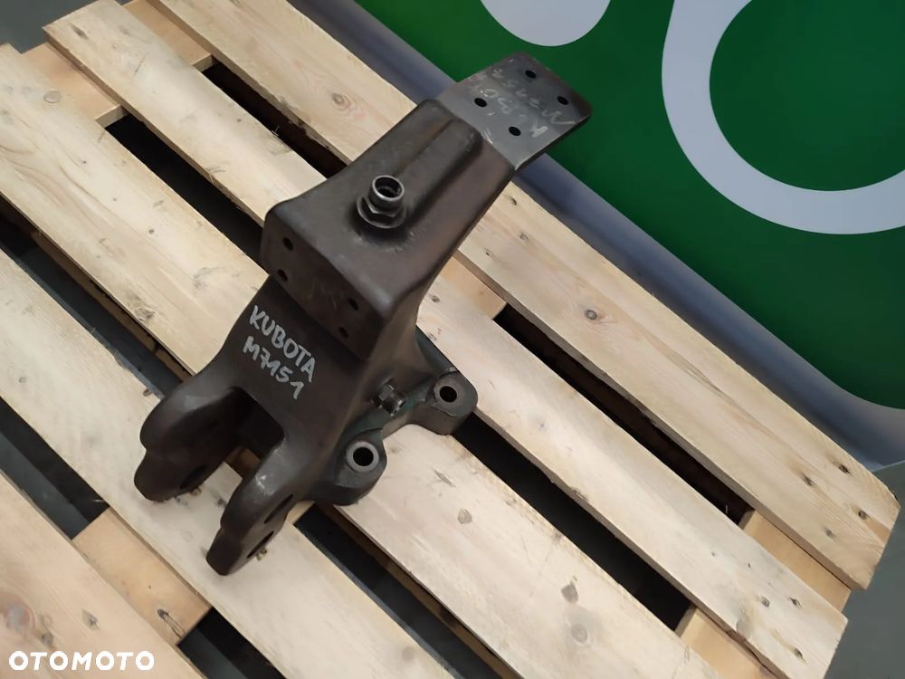 Zaczep łącznika V214711 3J02950071 KUBOTA M7151 - 2