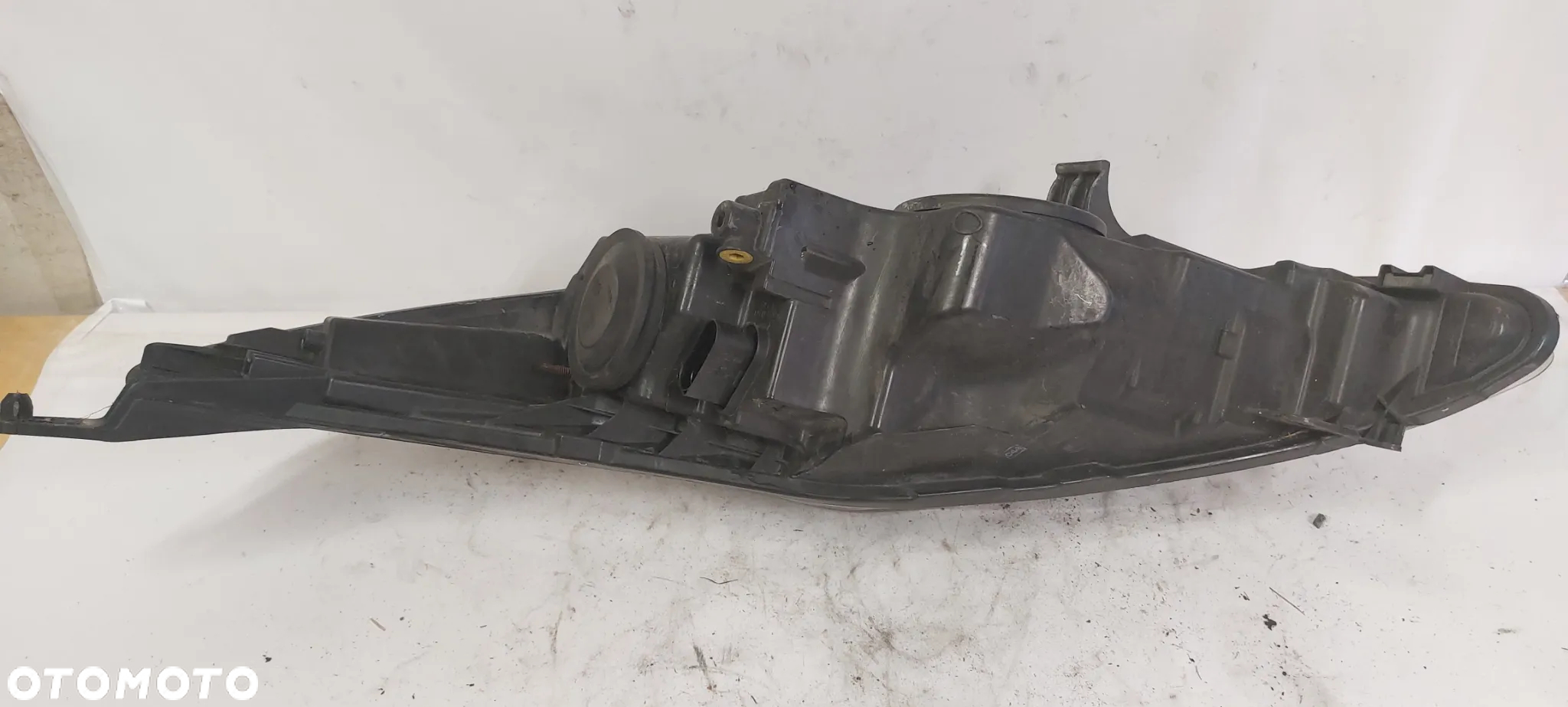 .  PRZOD PRZEDNIA LAMPA PRAWA FORD FIESTA MK7 - 3