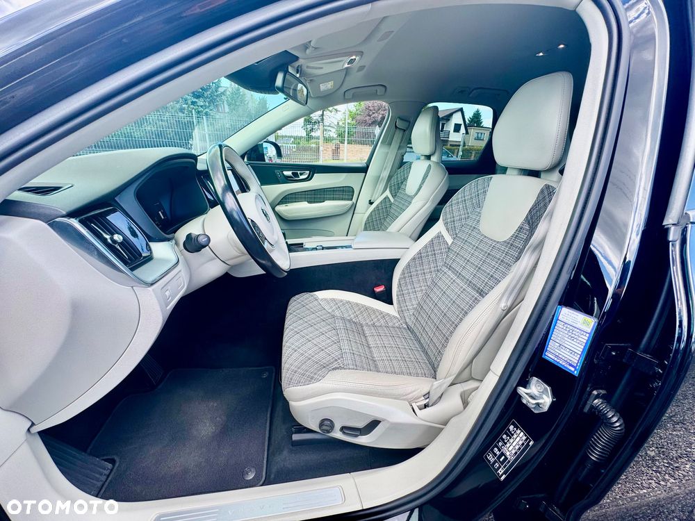 Volvo XC 60 D4 AWD Geartronic Momentum - 21