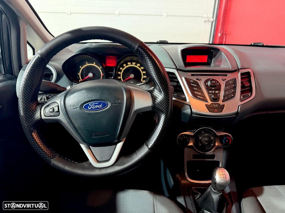 Ford Fiesta 1.25 Titanium - 34