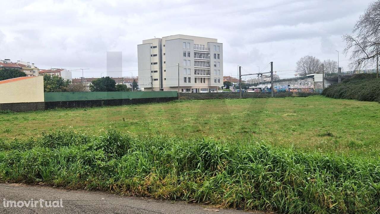Oportunidade Estratégica em Aveiro: Terreno para Loteamento ou Projeto - Grande imagem: 4/12