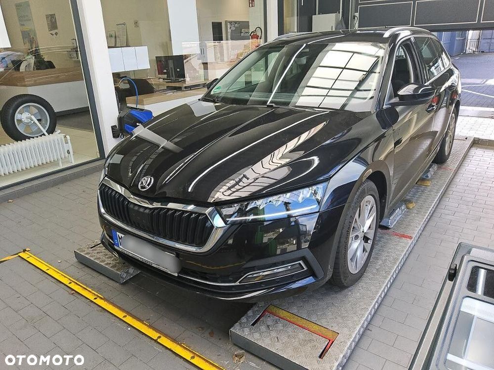 Skoda Octavia 2.0 TDI Style DSG - 1