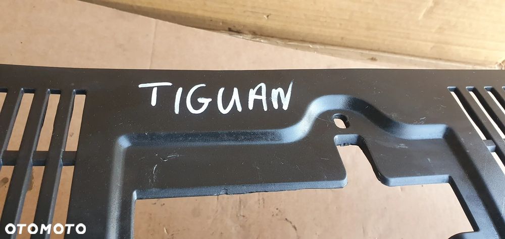 Atrapa grill emblemat VW TIGUAN I Lift - 9