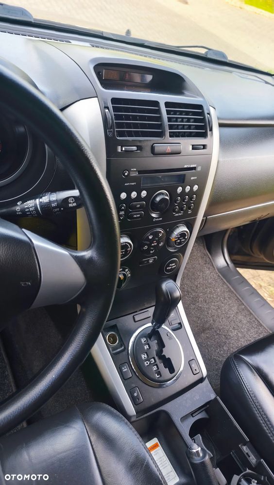 Suzuki Grand Vitara 2.0 De Luxe - 21