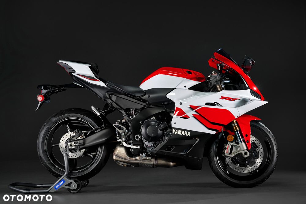 Yamaha R9 - 6