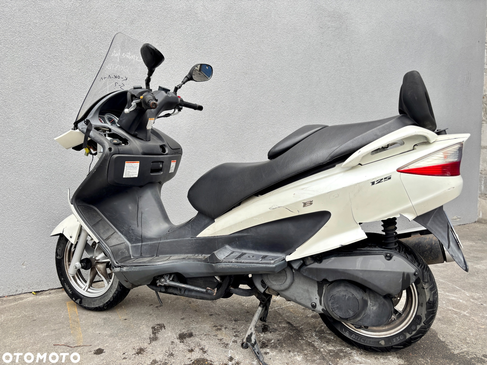Suzuki Burgman - 10