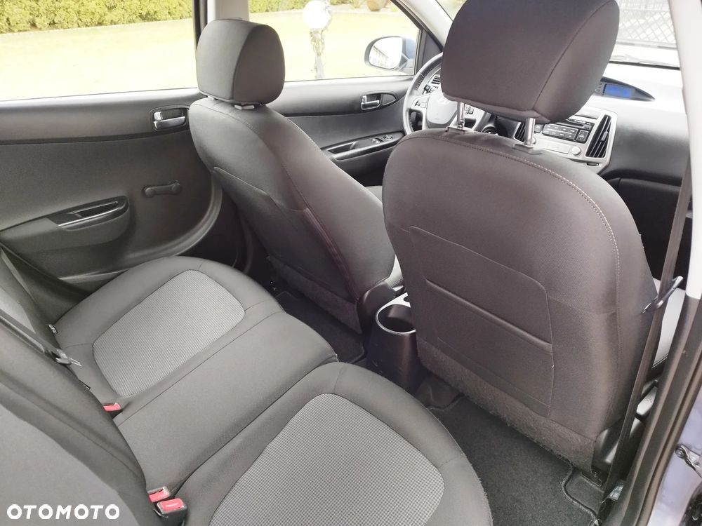 Hyundai i20 1.2 Intro Edition - 11