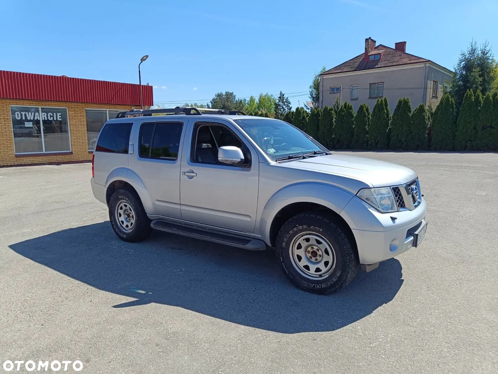 Nissan Pathfinder - 1