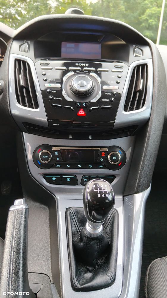 Ford Focus 1.0 EcoBoost Titanium - 27
