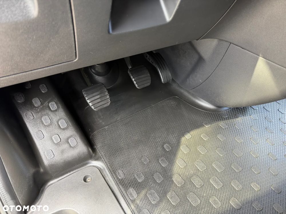 Renault TRAFIC VAN EXTRA L2H1, MAXI LONG, MOCNY SILNIK Euro 6 CI, 2.0 DCI 120KM, ROZRZĄD NA ŁAŃCUCHU, REFLEKTORY LED PURE VISION, KOLOR SPEC. CZARNY METALICZNY, DESIGN BUSINESS+ PAKIET FULL LED + PAKIET CHROM, MOBILNE BIURO, Furgon+ PEŁNA ZABUDOWA ŁADOWNI, Duża ładowność: 1168kg, Długa paka 3m, Pojemność 6,7m3 - 26