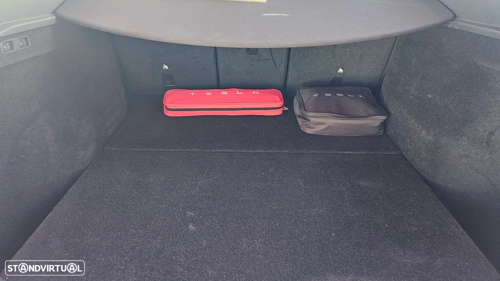 Tesla Model Y Performance Dual Motor AWD - 33