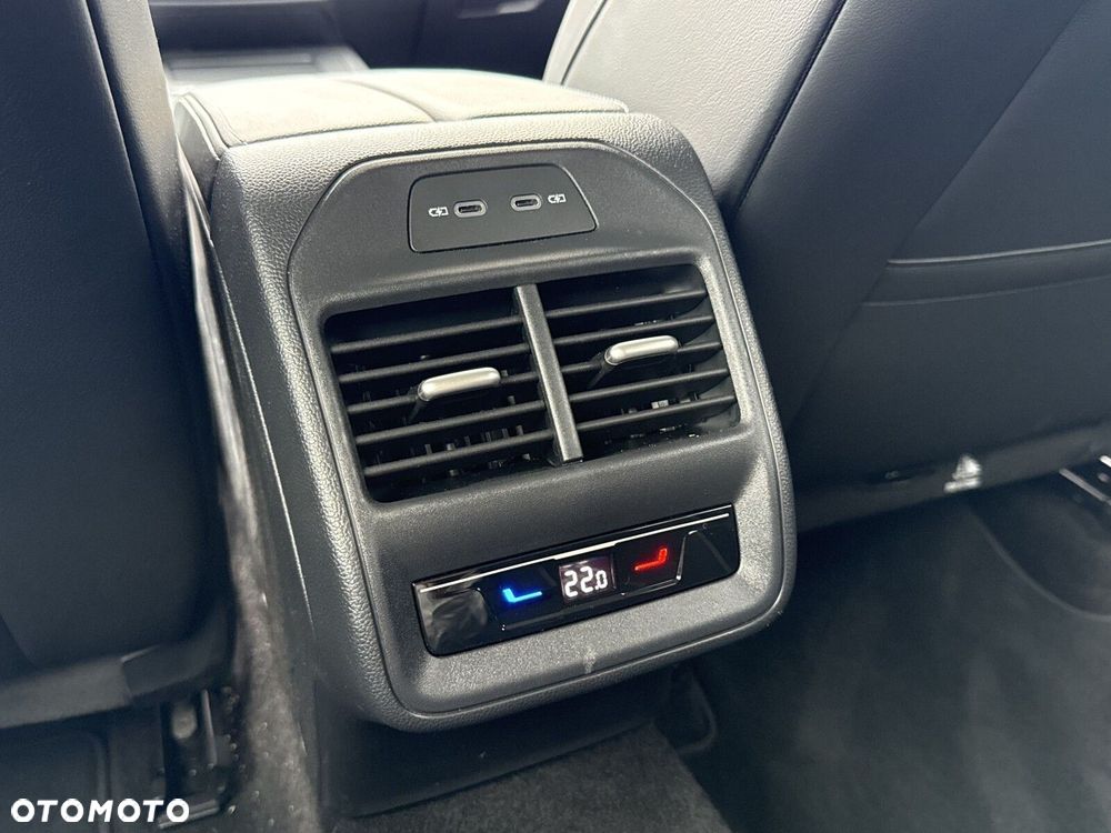 Volkswagen Passat Variant 1.5 TSI ACT mHEV Business Plus DSG - 38