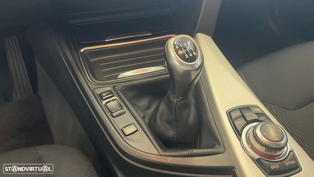 BMW 318 d Line Modern - 28