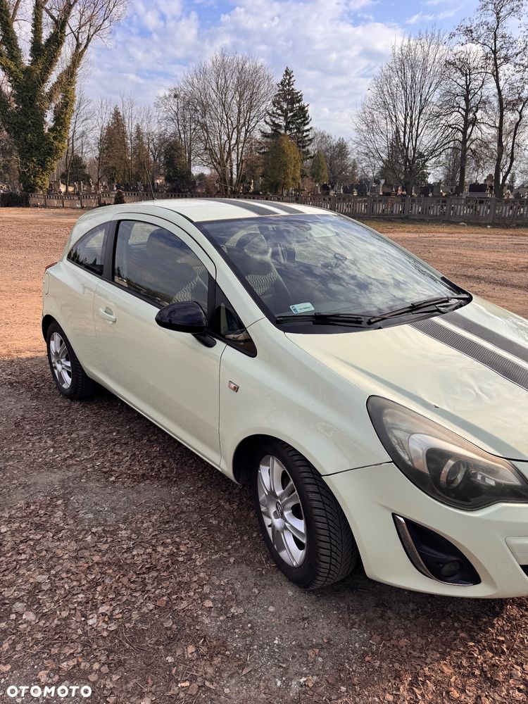 Opel Corsa 1.4 16V Cosmo - 4