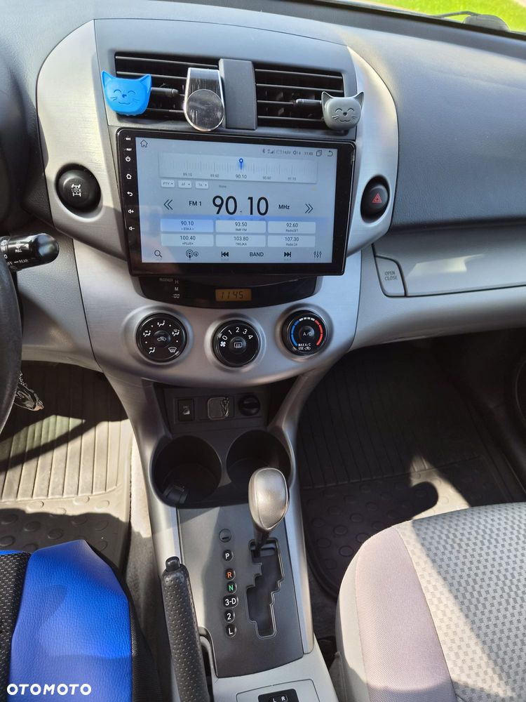 Toyota RAV4 - 16