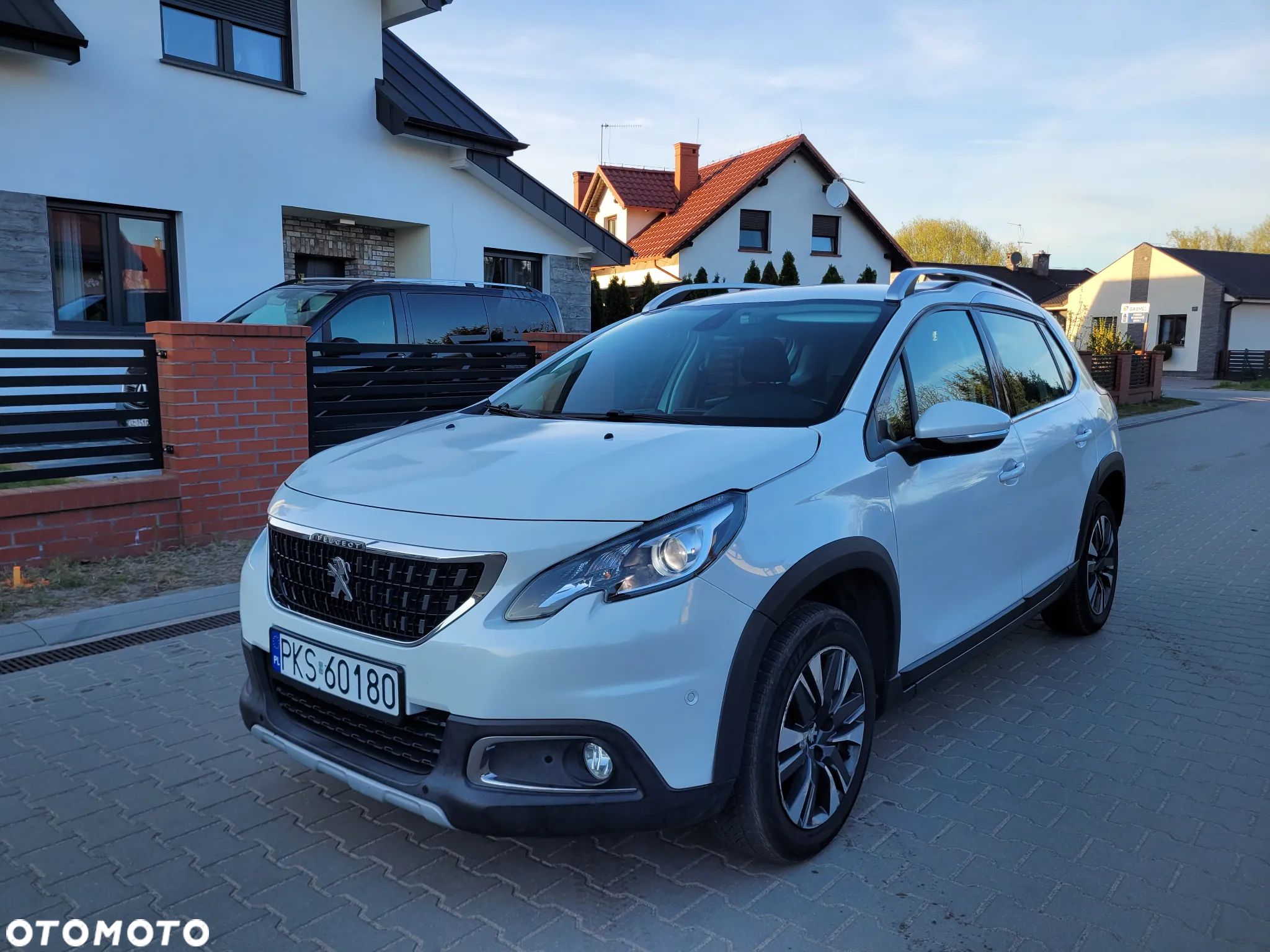 Peugeot 2008 1.2 Pure Tech Allure S&S - 1
