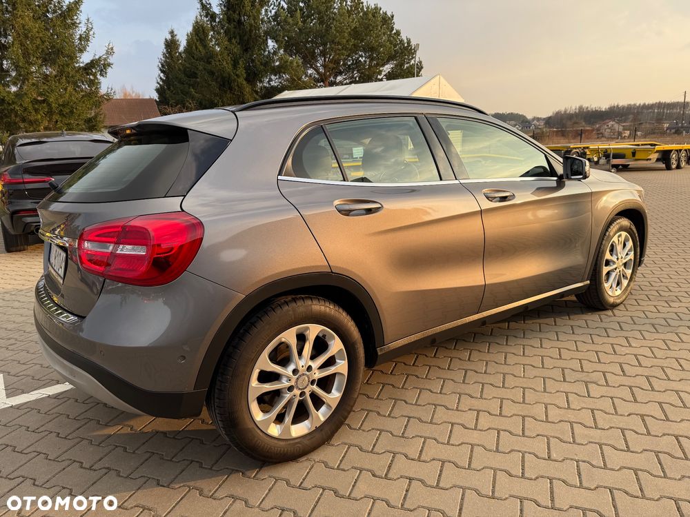 Mercedes-Benz GLA - 7