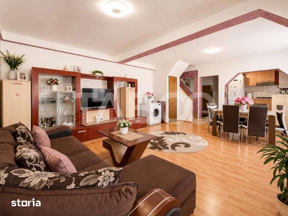 Apartament foarte spatios 3 camere balcon zona Cedonia intabulat — fotografia 3
