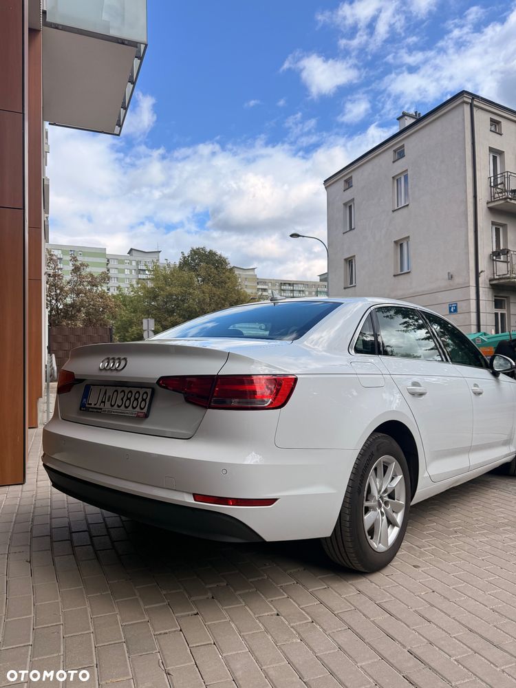 Audi A4 Limousine - 3