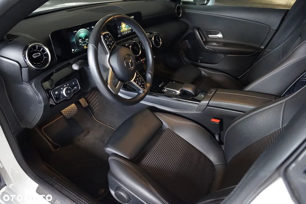 Mercedes-Benz CLA 250 E 8G-DCT - 20