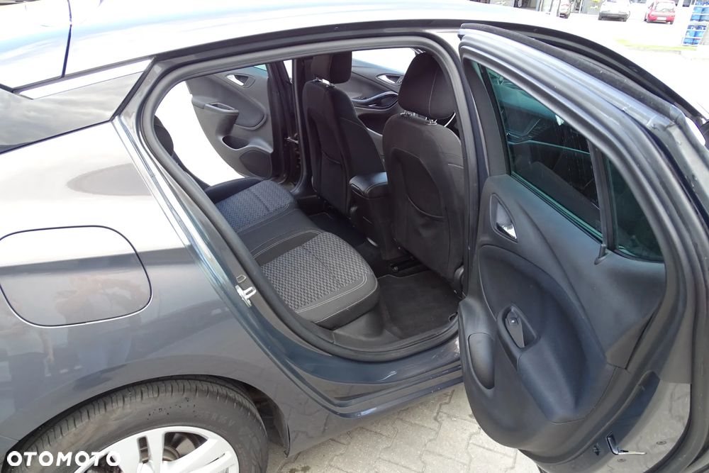 Opel Astra 1.4 Turbo Innovation - 17