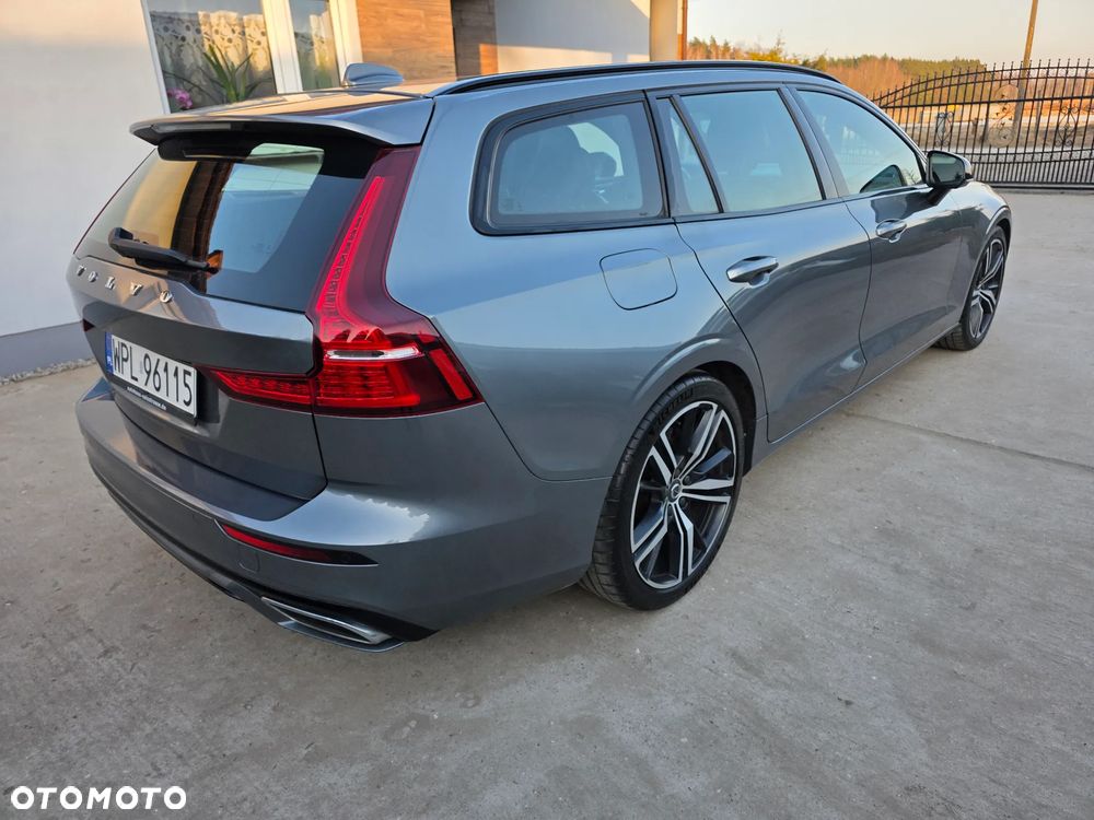 Volvo V60 D4 R-Design - 9