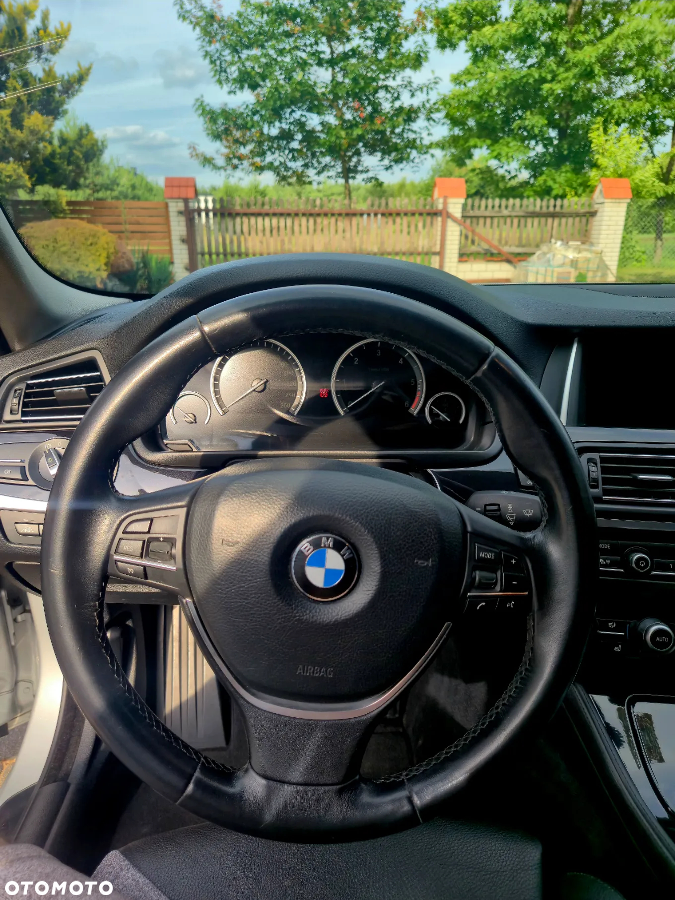 BMW Seria 5 520d xDrive - 16