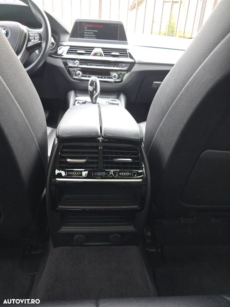 BMW Seria 5 520d AT - 23