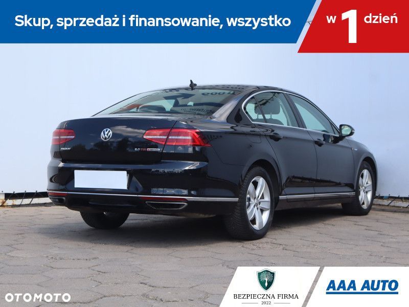 Volkswagen Passat - 7