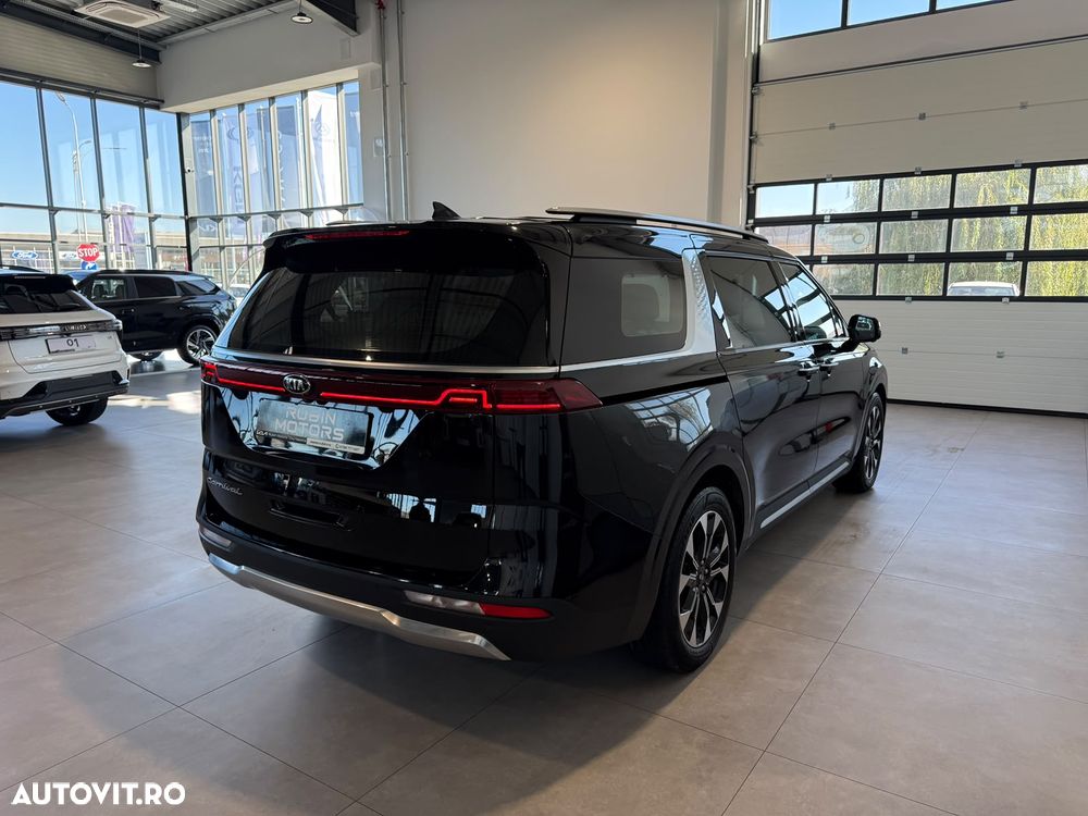 Kia Carnival - 21