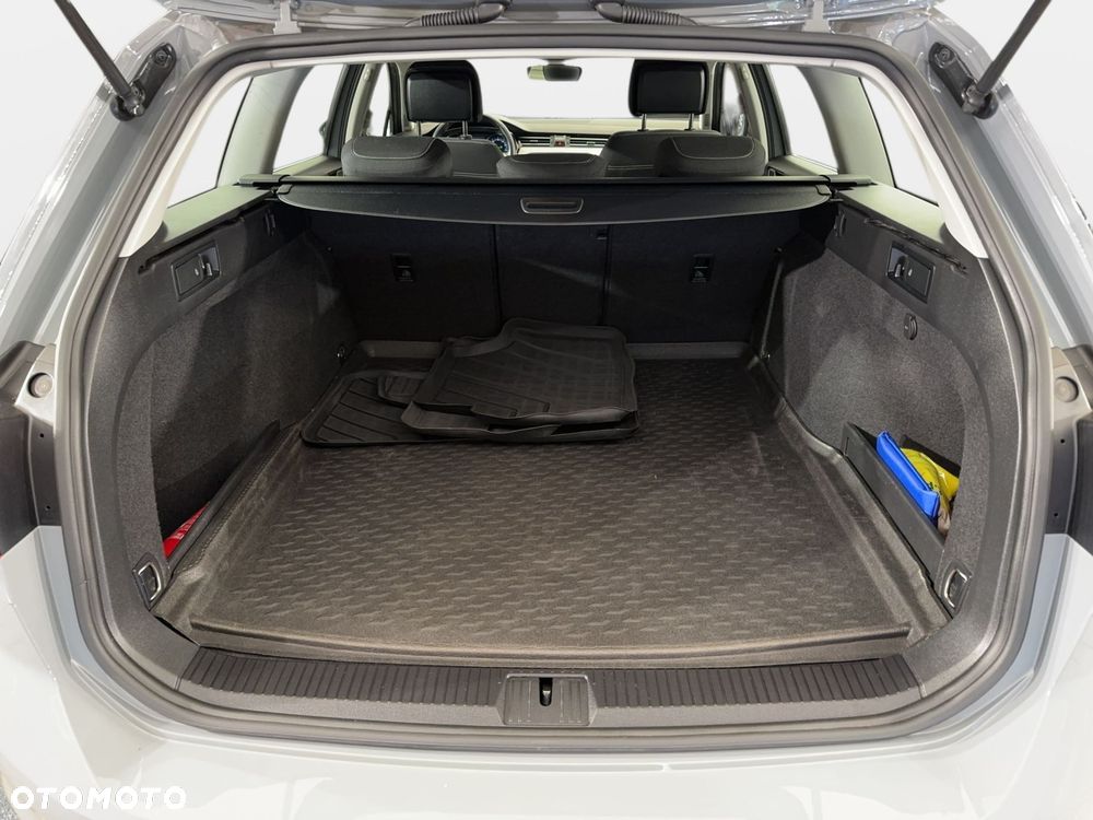 Volkswagen Passat Variant - 15