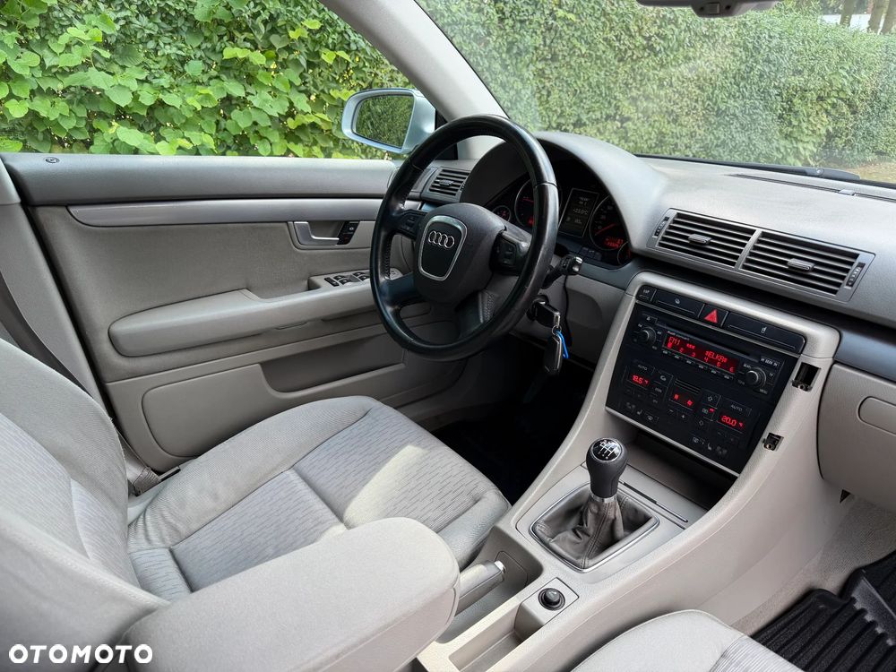 Audi A4 Avant 2.0 TDI - 26