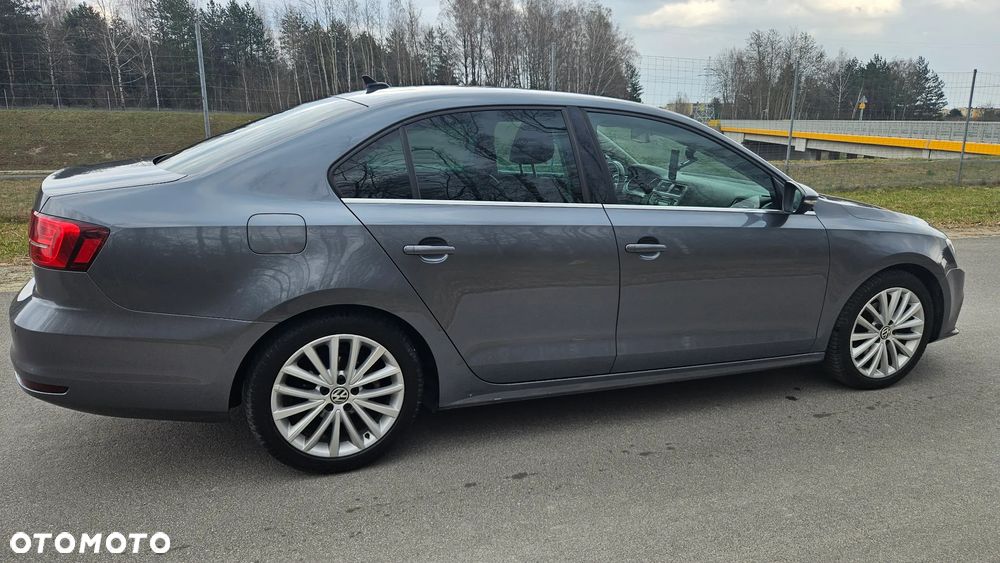 Volkswagen Jetta 1.4 TSI BMT Highline - 12