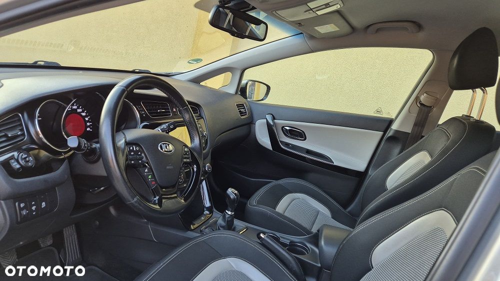 Kia Ceed 1.6 GDI ISG Spirit - 4