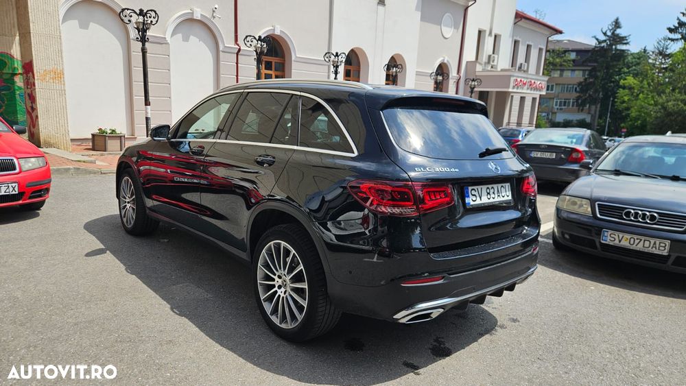Mercedes-Benz GLC 300 4MATIC - 4