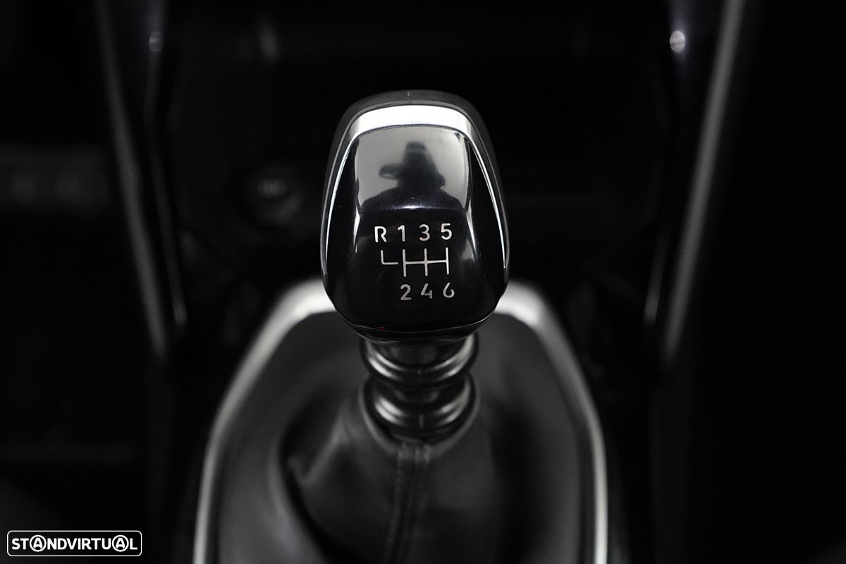 Peugeot 2008 1.2 PureTech Allure - 14