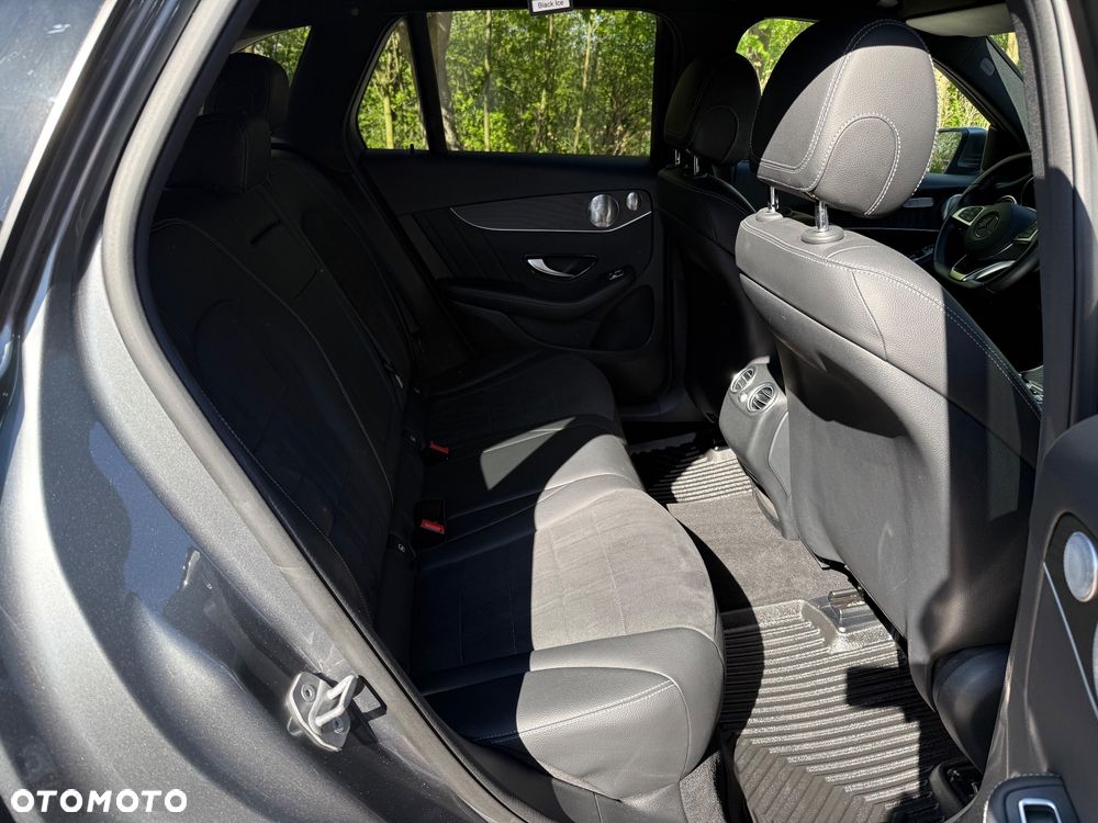 Mercedes-Benz GLC 220 d 4Matic 9G-TRONIC AMG Line - 34