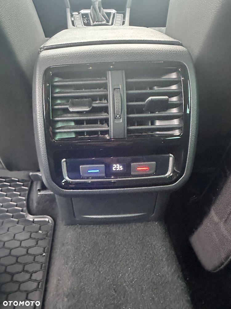Volkswagen Passat Variant 1.5 TSI EVO Highline DSG - 16