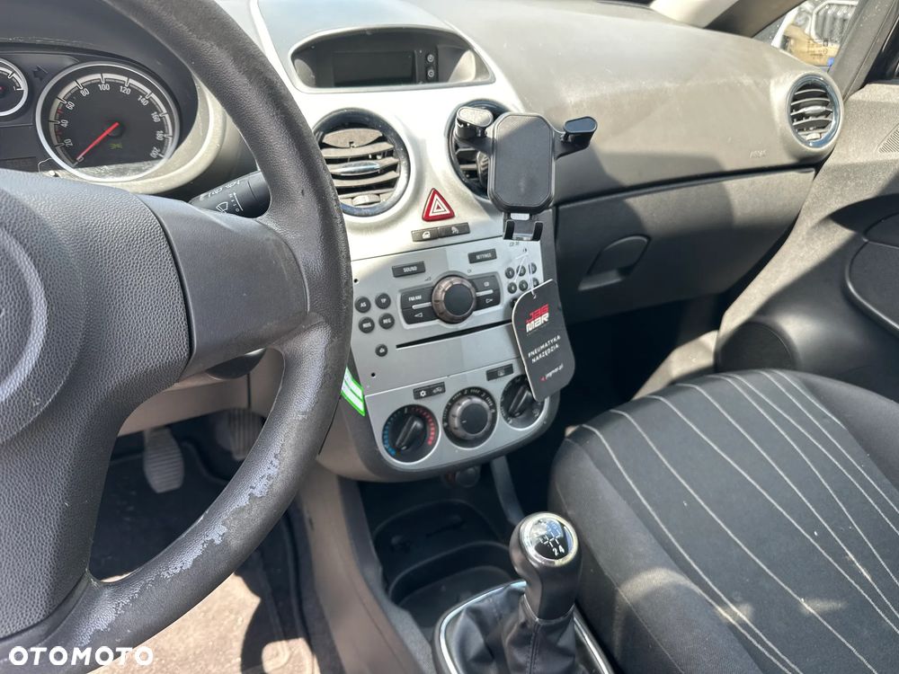 Opel Corsa 1.2 16V Cosmo - 15