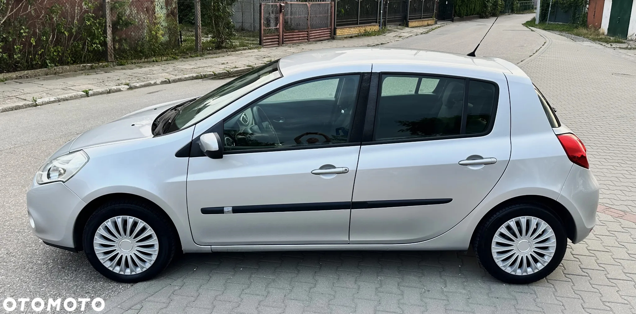 Renault Clio 1.2 16V Alize - 2