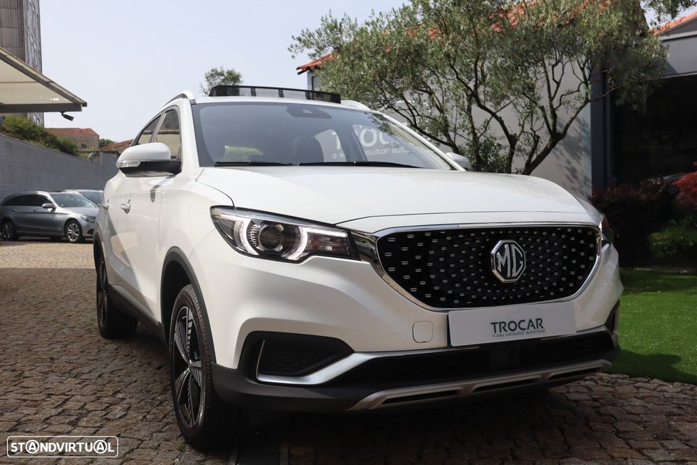 MG ZS EV Luxury - 3